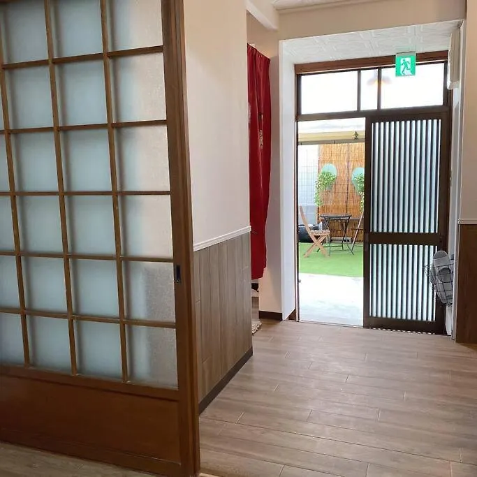 Vila 天下茶屋駅5分、専用庭付き平屋—Kik Iハウス Ósaka 0*,  Japonsko